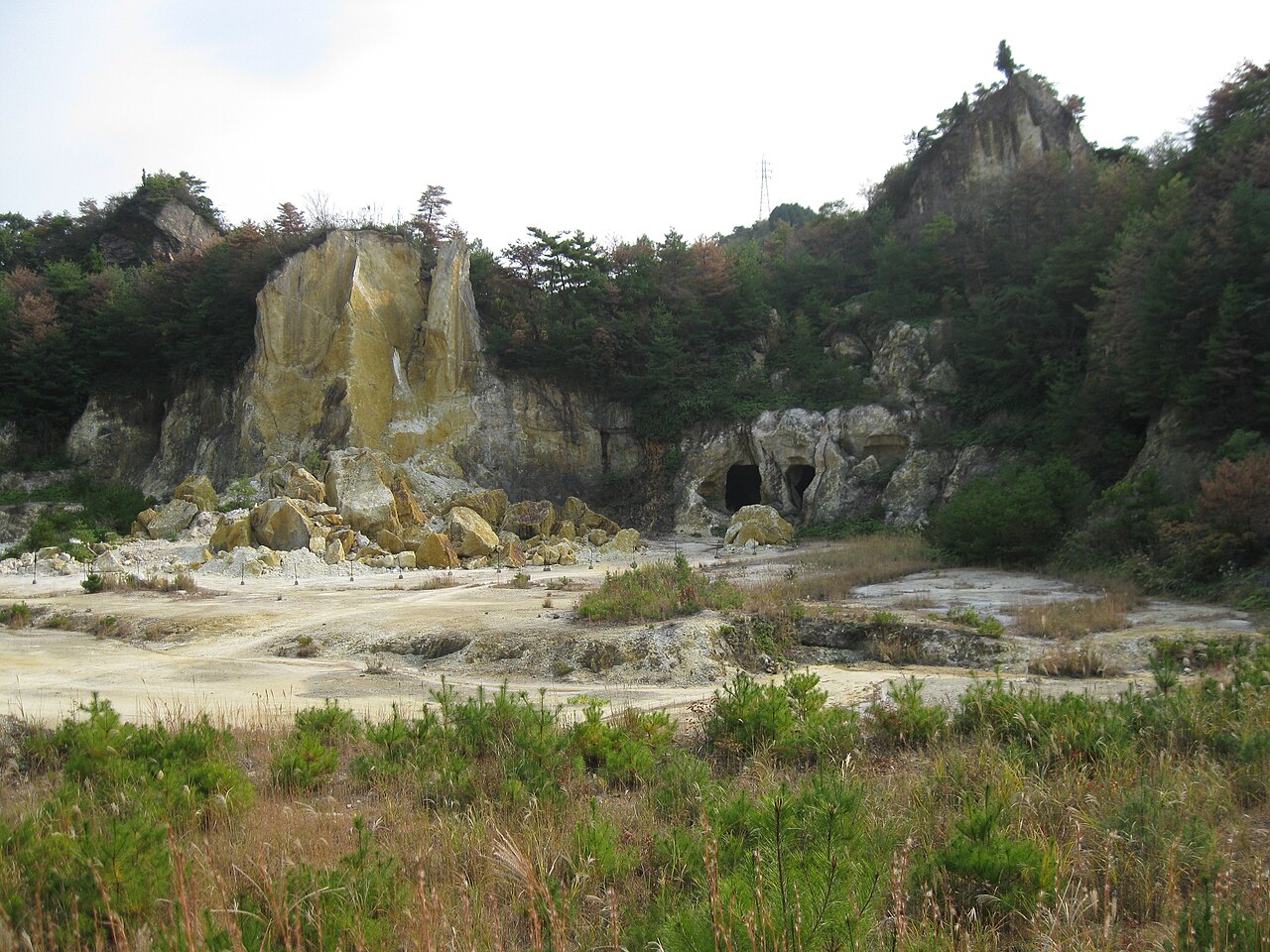 泉山磁石場