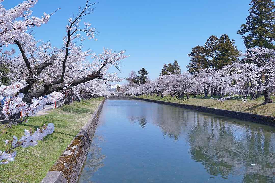 鶴ヶ岡城