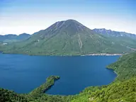男体山